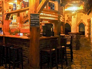 Blick in die Q-Alm Bar des Sieben Welten Hotel & Spa Resort