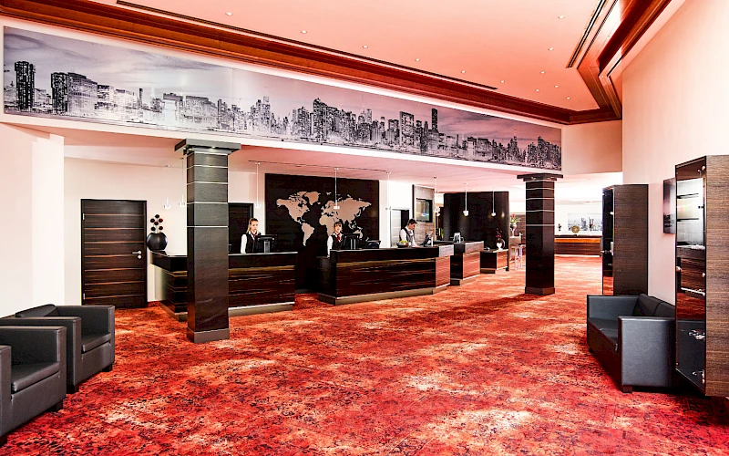 Blick auf die Rezeption des Sieben Welten Hotel & Spa Resort