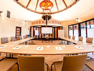 Blick in den Thementagungsraum „Afrika“ des Sieben Welten Hotel & Spa Resort