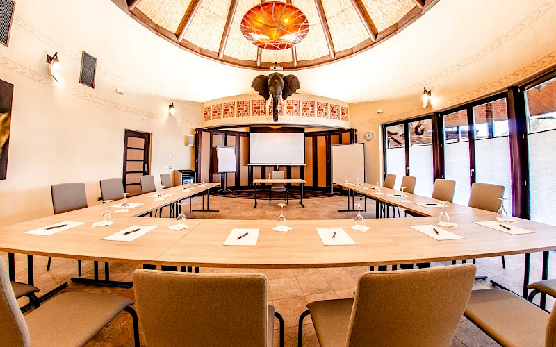Blick in den Thementagungsraum „Afrika“ des Sieben Welten Hotel & Spa Resort