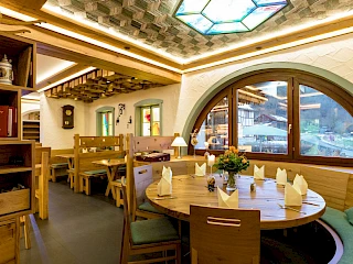 Blick ins gemütliche Restaurant des Landgasthofs Hessenmühle