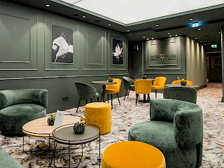 Blick in die moderne Hotelbar des Hotel Fulda Mitte